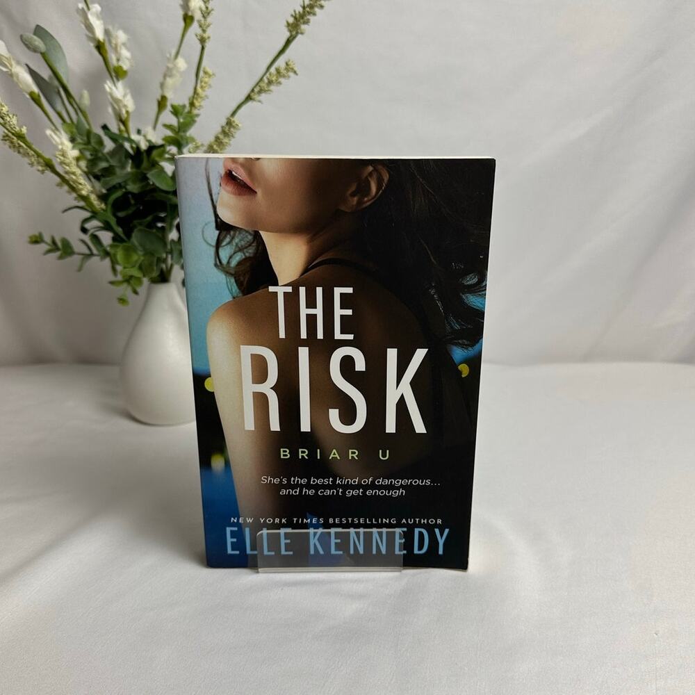 The Risk Elle Kennedy OOP Original Cover Paperback Briar U #2 Hockey Romance
